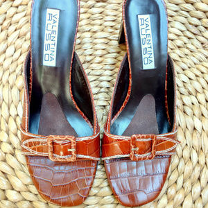 Valentina Russo brown leather croc embossed sandals 9W